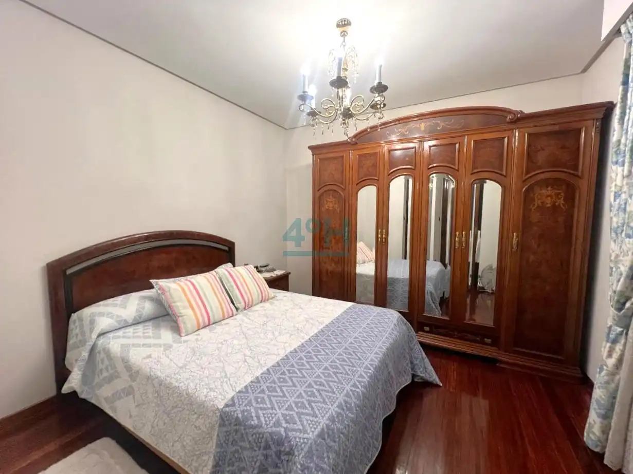 Bedroom of Flat for sale in Ourense Capital   with Heating, Parquet flooring and Storage room