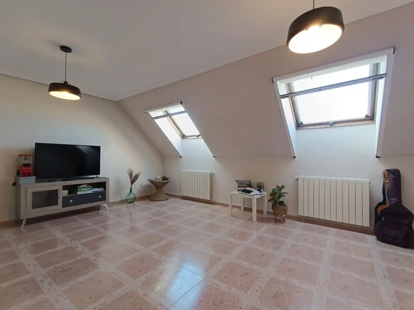 Sala de estar de Casa o chalet en venta en Ciudad Real con Aire acondicionado, Calefacción y Parquet