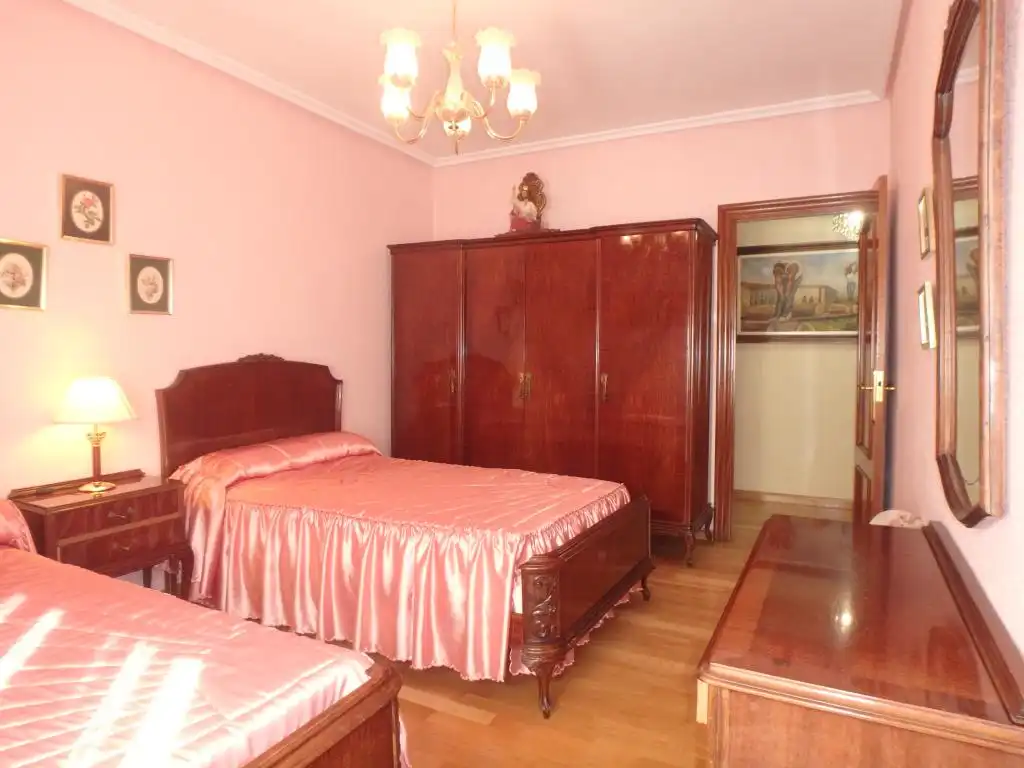 Schlafzimmer von Wohnung zum Verkauf in  Pamplona / Iruña mit Heizung und Terrasse