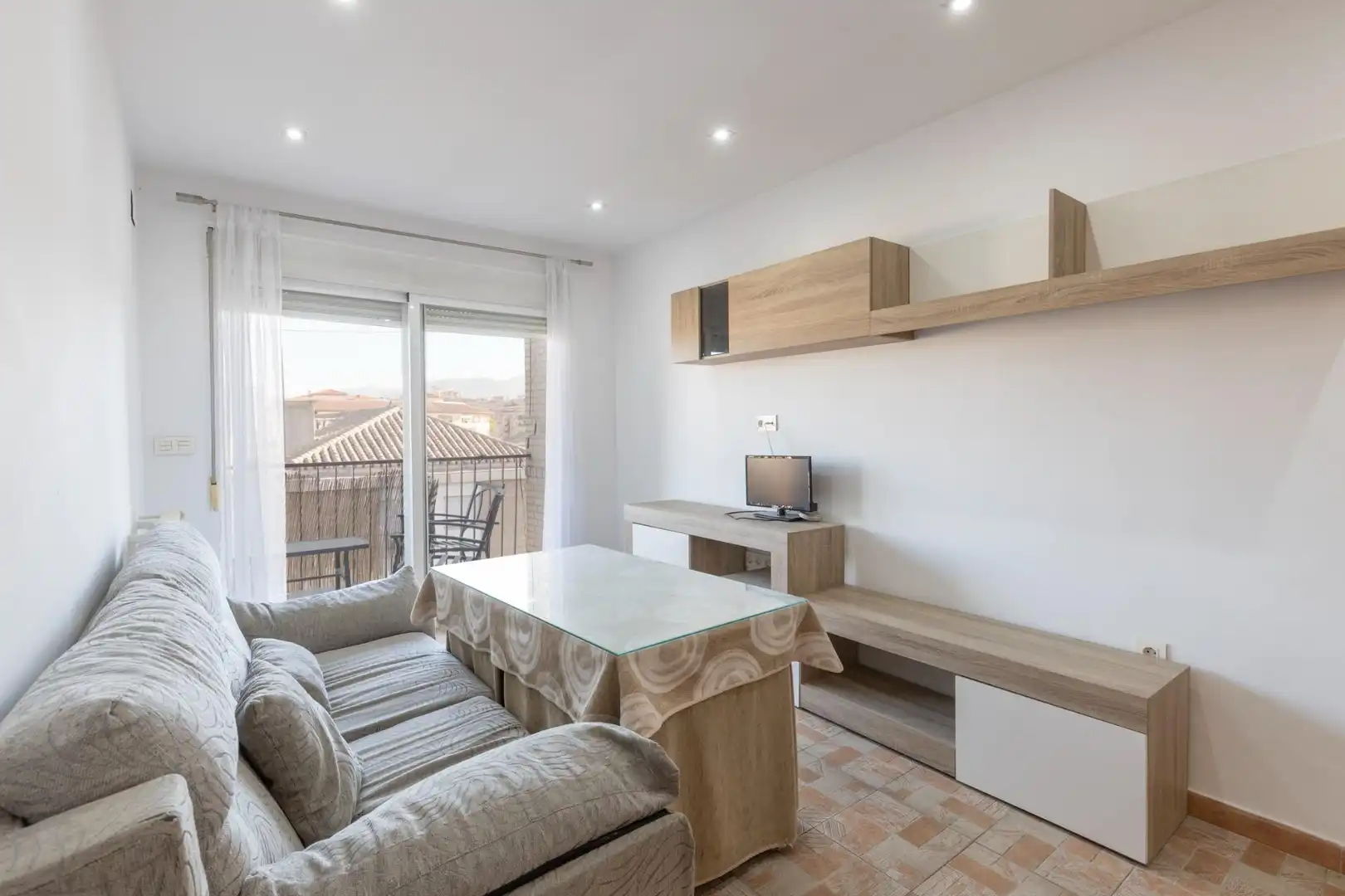 Sala d'estar de Pis en venda en Granada amb Aire condicionat, Calefacció i Terrassa