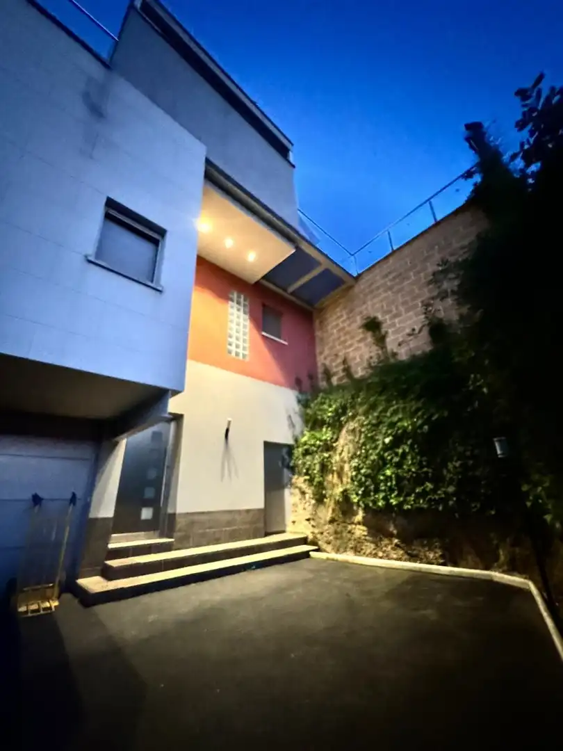 Vista exterior de Casa o chalet en venta en Vallirana con Aire acondicionado, Calefacción y Terraza