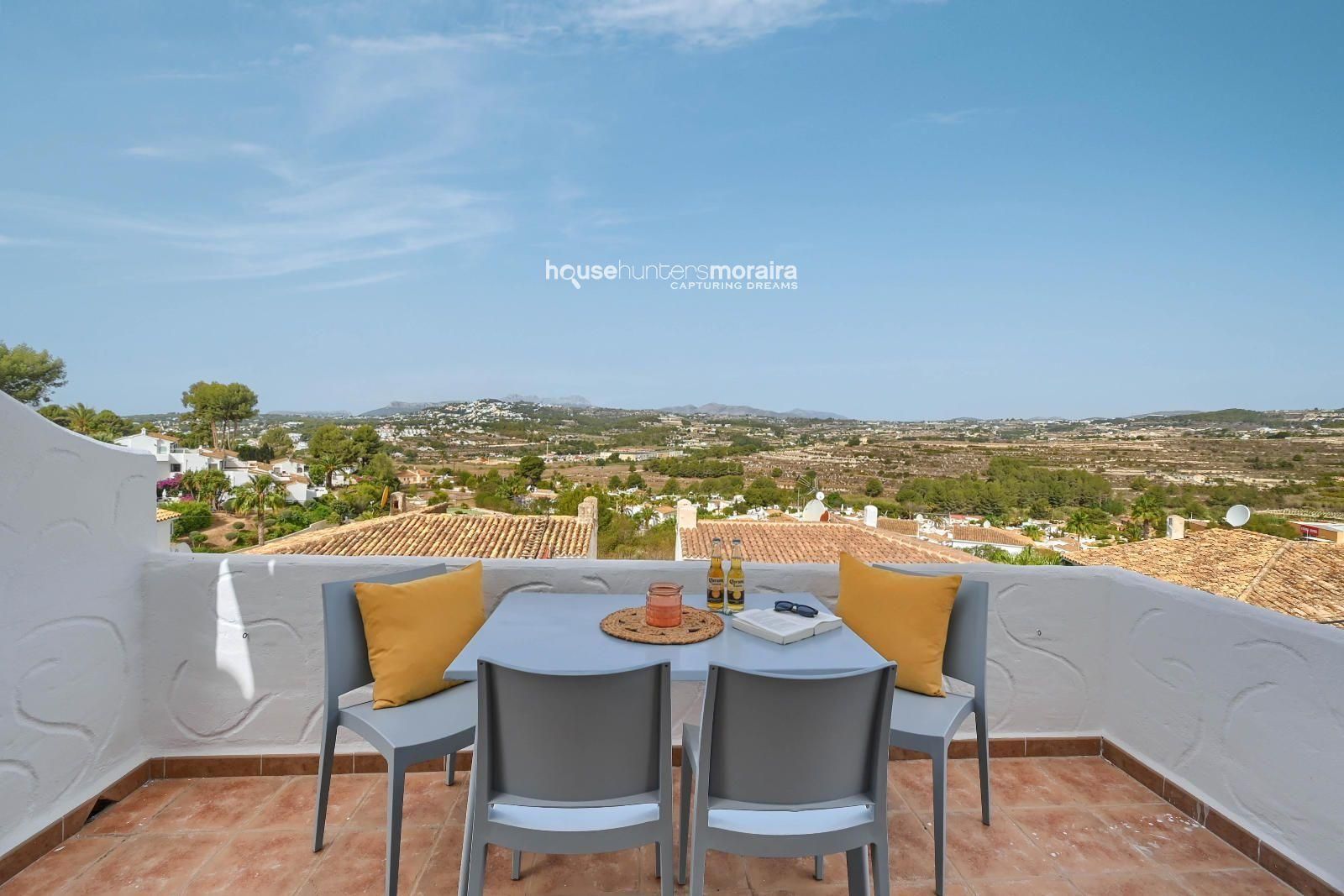 Terrasse von Dachboden miete in Moraira mit Klimaanlage, Heizung und Abstellraum