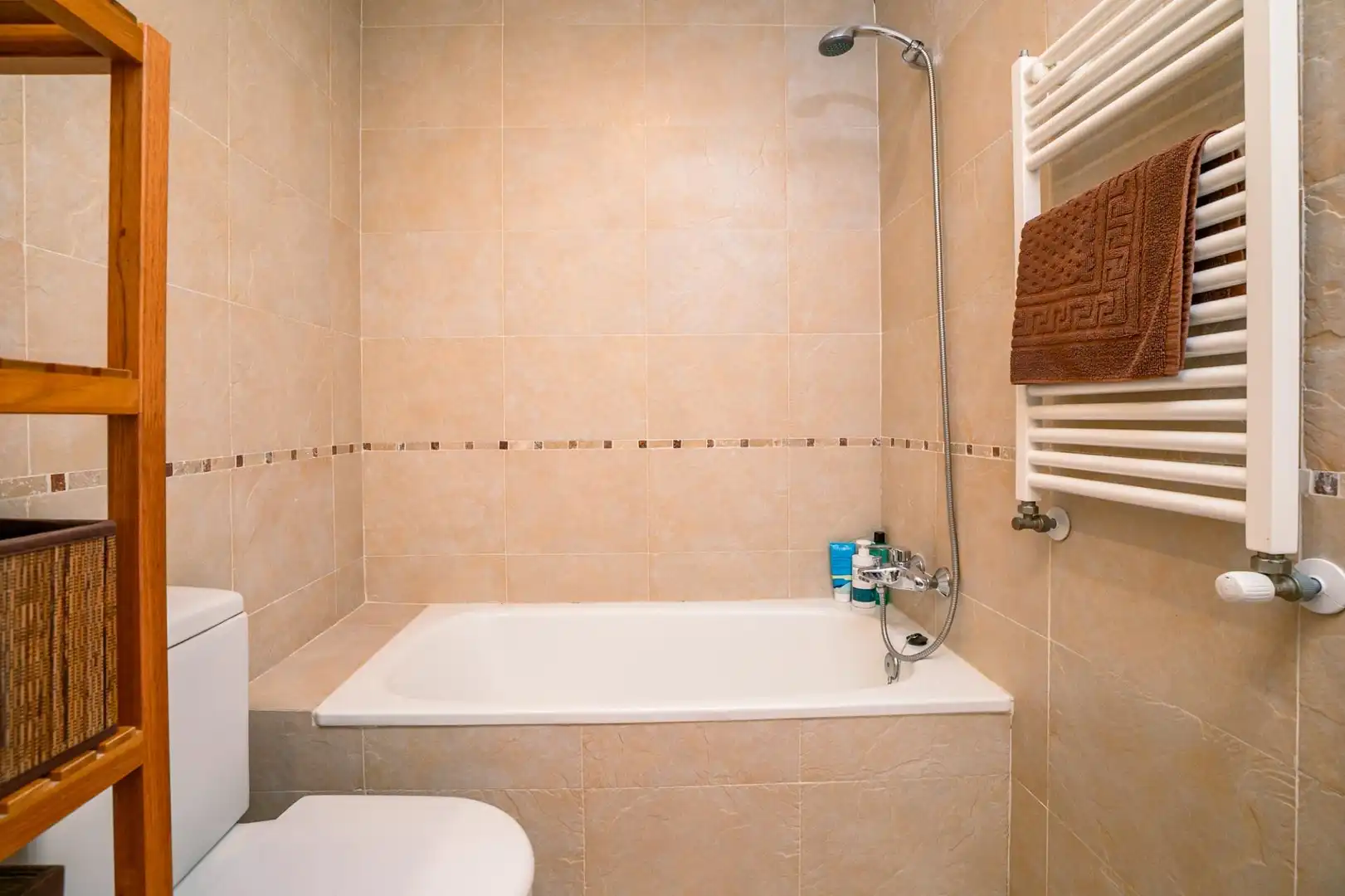 Baño de Dúplex en venta en Sabiñánigo con Calefacción, Terraza y Trastero