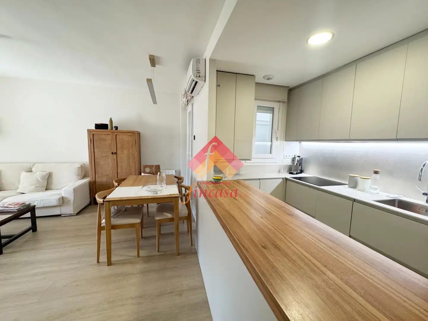 Flat for sale in Juzgados - La Feria
