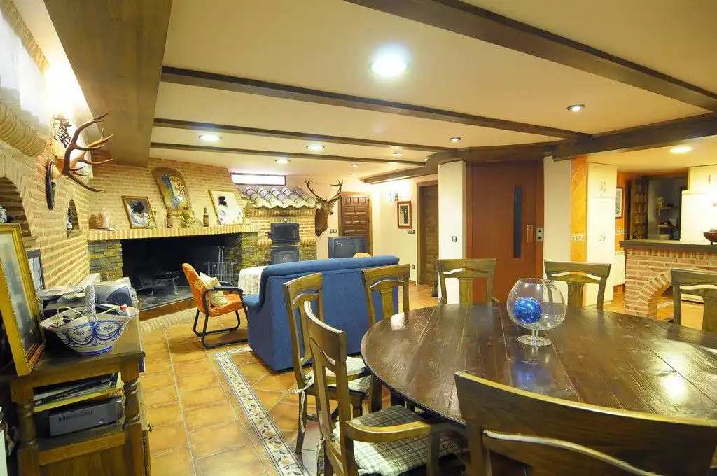 Esszimmer von Haus oder Chalet zum Verkauf in Valdepeñas mit Klimaanlage, Heizung und Privatgarten