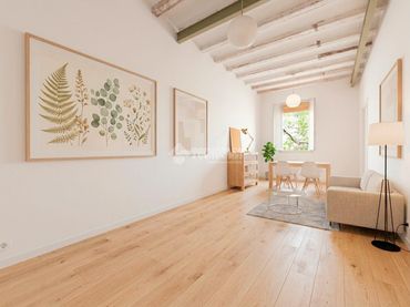 Appartamento con balcone in vendita a Sants - Montjuïc