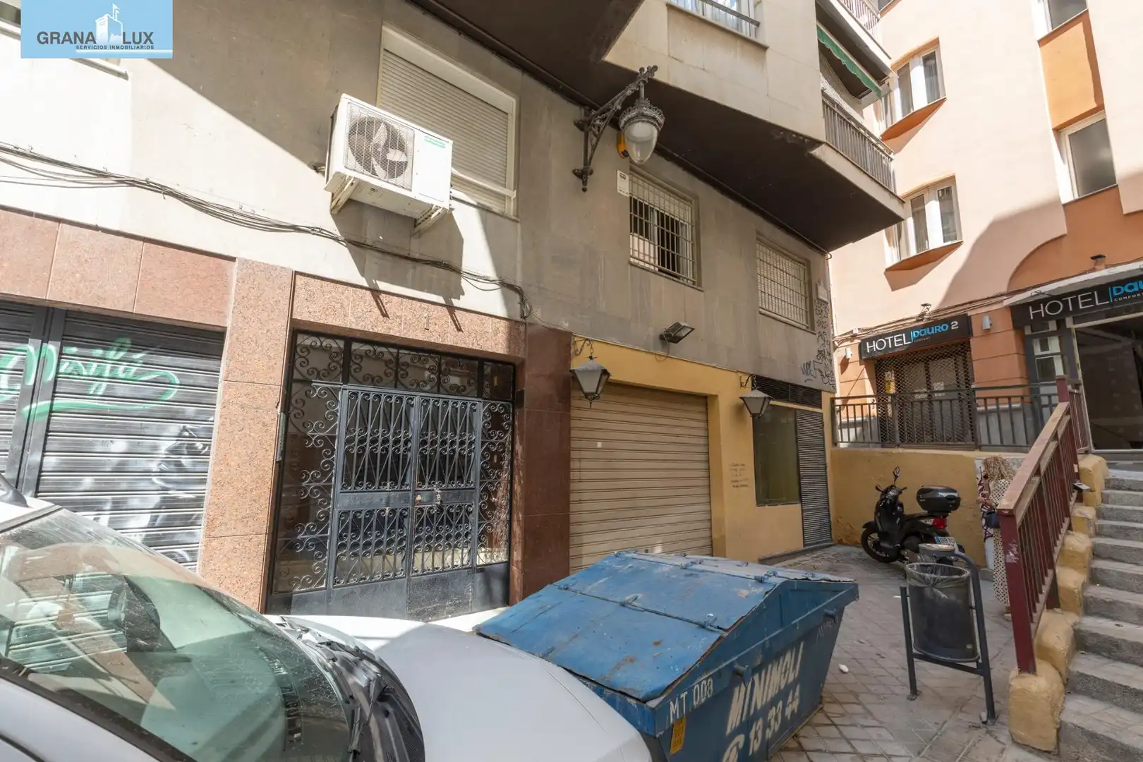 Vista exterior de Local en venta en Centro