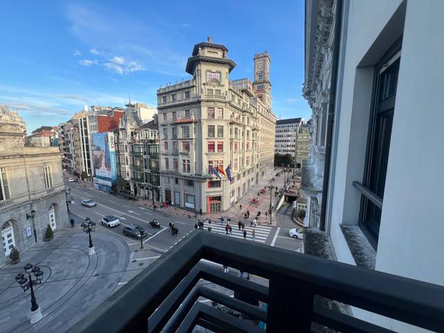 Piso en Alquiler en Salesas - Foncalada - Campoamor