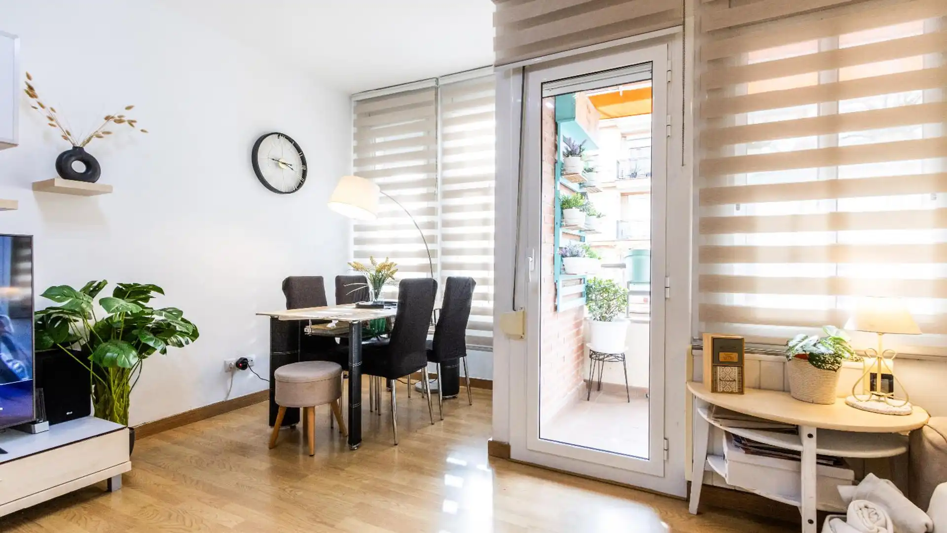 Dining room of Flat for sale in Sabadell  with Air Conditioner, Heating and Parquet flooring