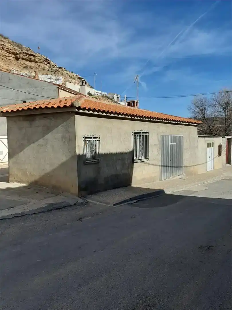 Vista exterior de Casa o xalet en venda en Guadix