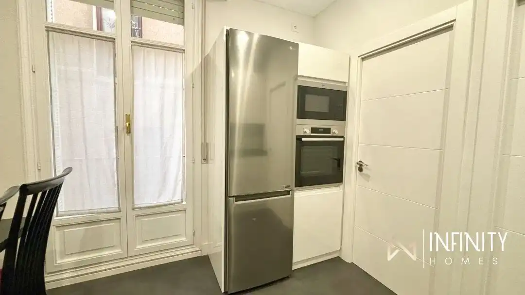 Flat with terrace to rent in Kale Barria, imagen 4