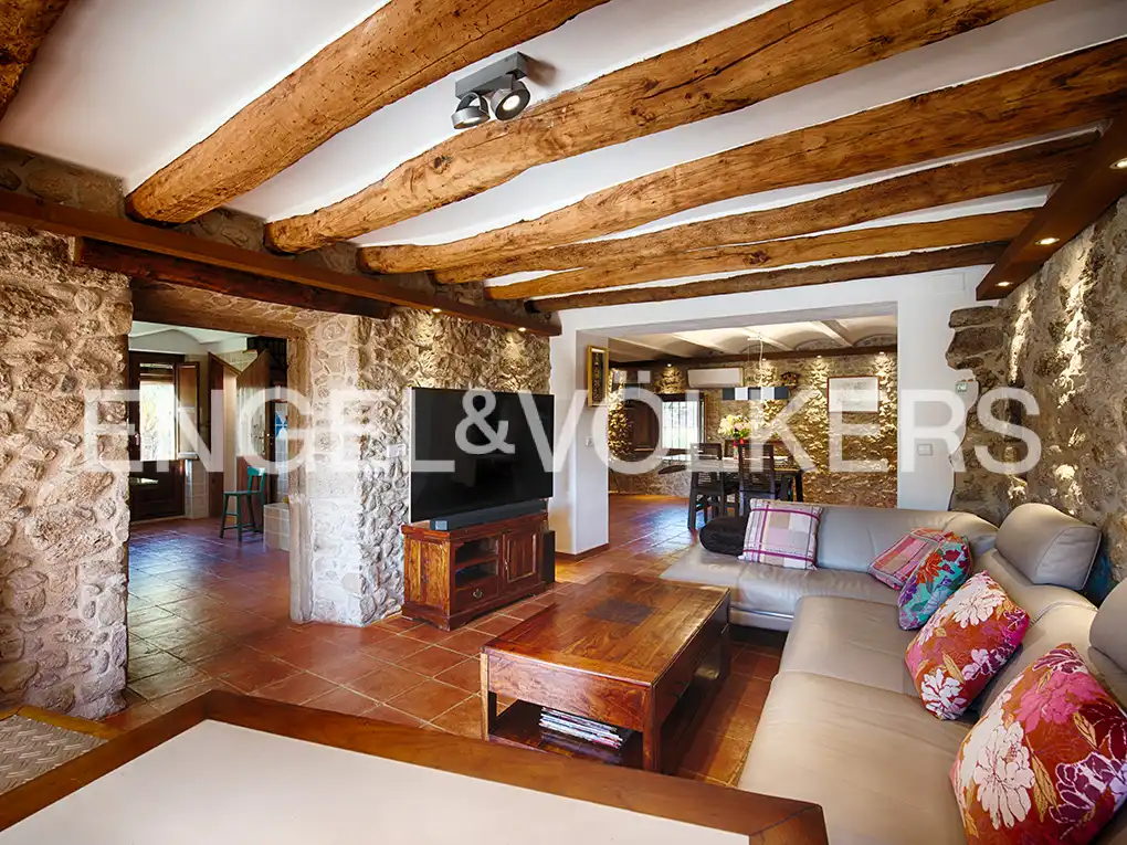 Country homes for sale in Lladó