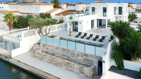 Villa de lujo con amarre privado de 12,5 metros situada en la Costa Brava en España. Recientemente renovado a un alto nivel, esta, immagine 2