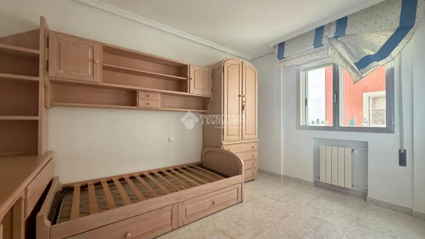 Habitación de Piso en venta en Madrid con Calefacción y Terraza