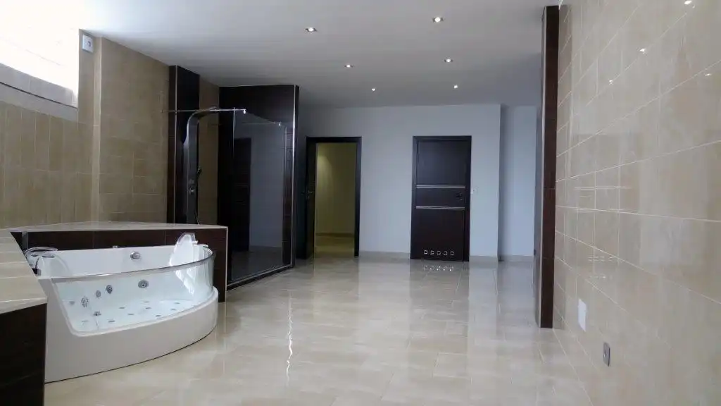 Baño de Casa o chalet en venta en L'Alfàs del Pi con Aire acondicionado, Calefacción y Jardín privado