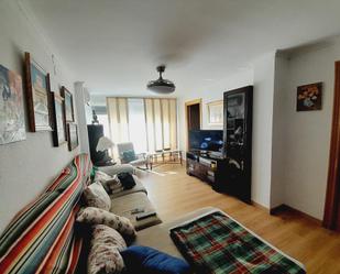 Living room of Flat to rent in  Granada Capital  with Heating and Balcony