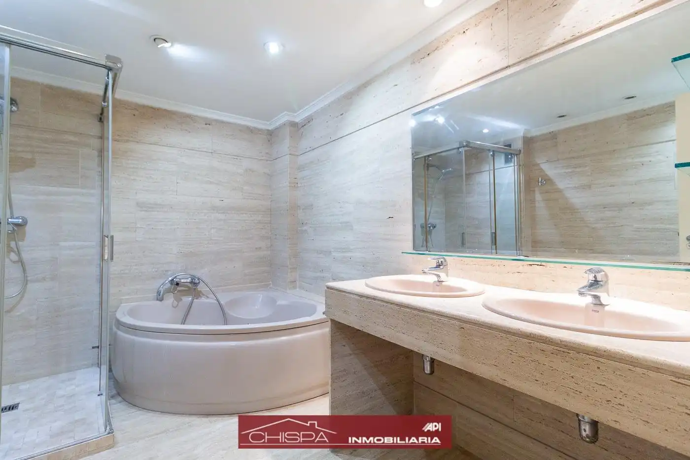Badezimmer von Wohnung zum Verkauf in Valencia mit Klimaanlage, Heizung und Terrasse