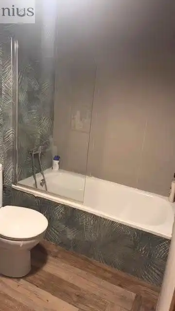 Baño de Piso de alquiler en Silla con Aire acondicionado y Amueblado