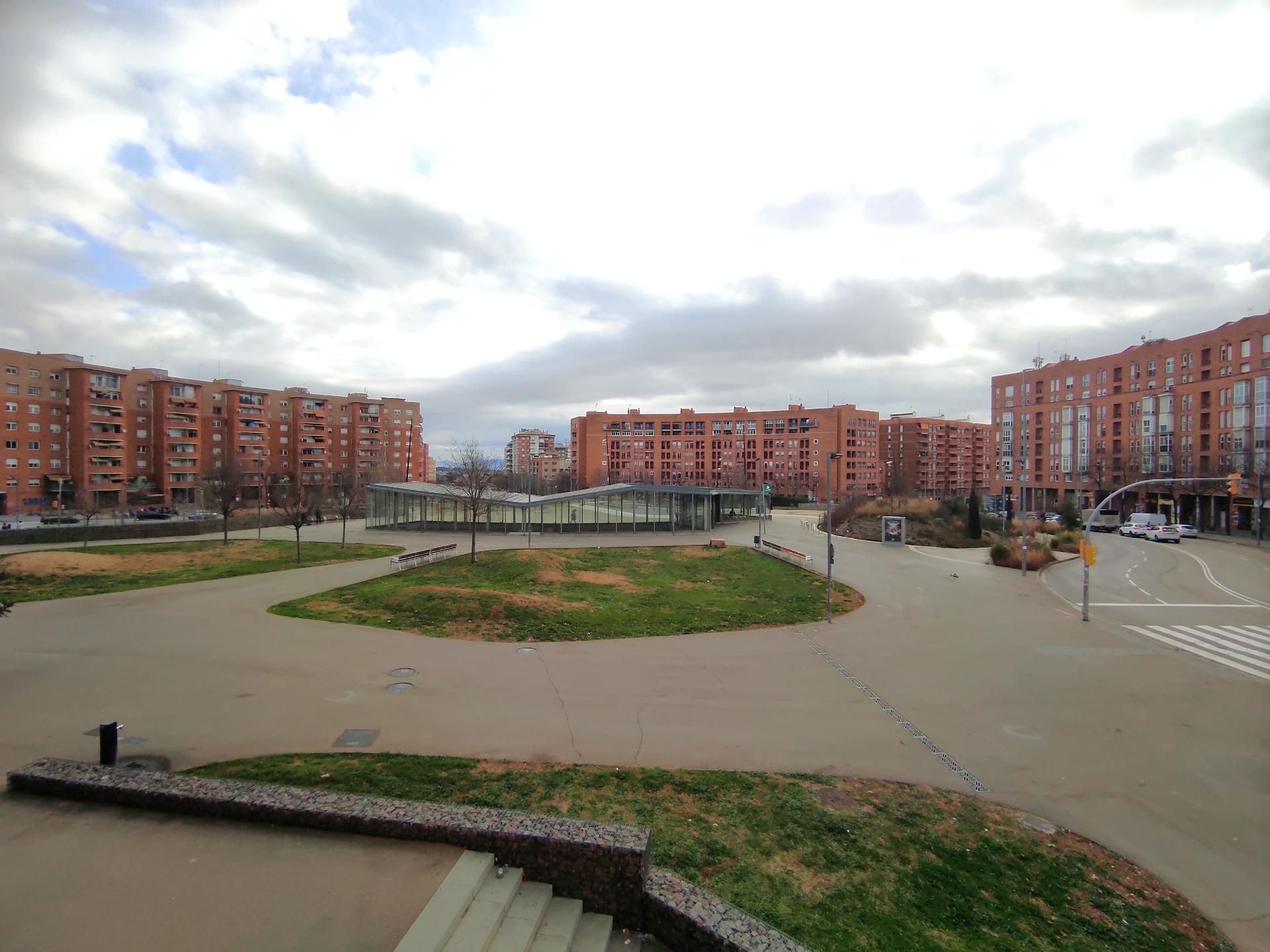 Vista exterior de Pis en venda en Sabadell amb Calefacció i Balcó