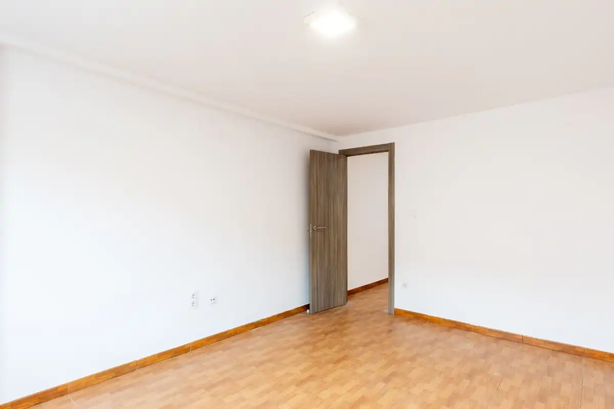 Flat for sale in Xirivella  with Air Conditioner and Heating
