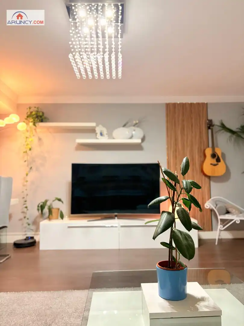 Living room of Flat for sale in Sevilla  with Air Conditioner and Furnished