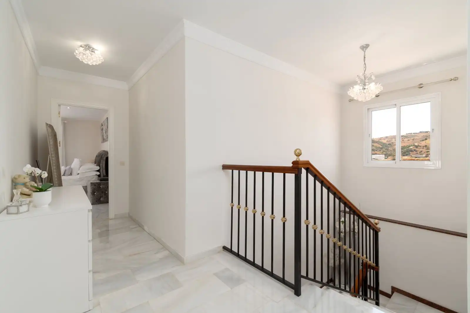 Einfamilien-Reihenhaus zum Verkauf in Mijas mit Klimaanlage, Terrasse und Abstellraum