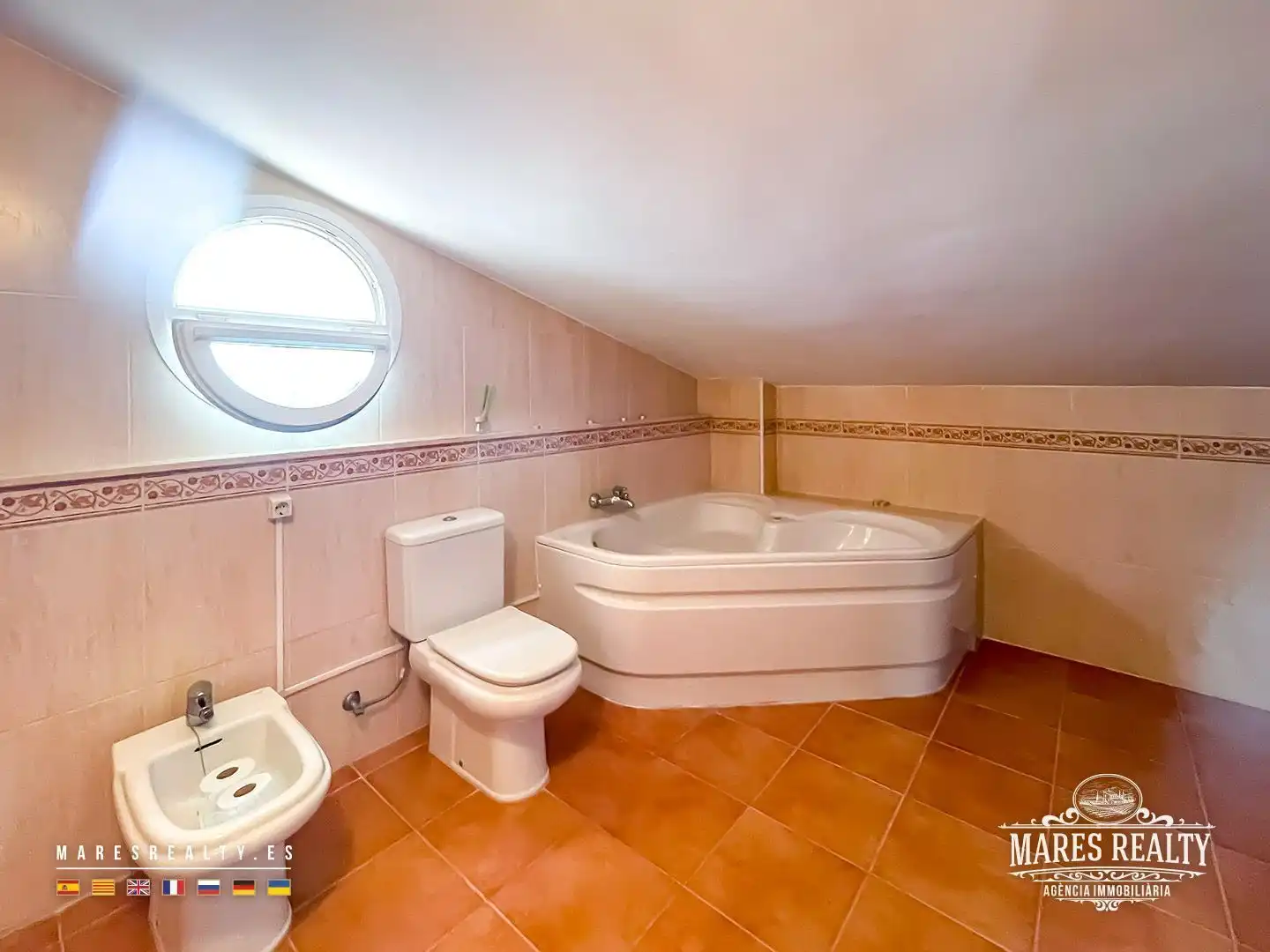 Baño de Casa adosada en venta en Canet de Mar con Aire acondicionado, Calefacción y Jardín privado