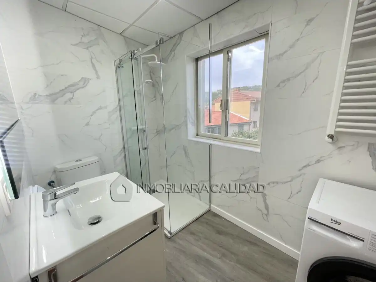 Bathroom of Flat for rent in Burgos  with Heating and Furnished