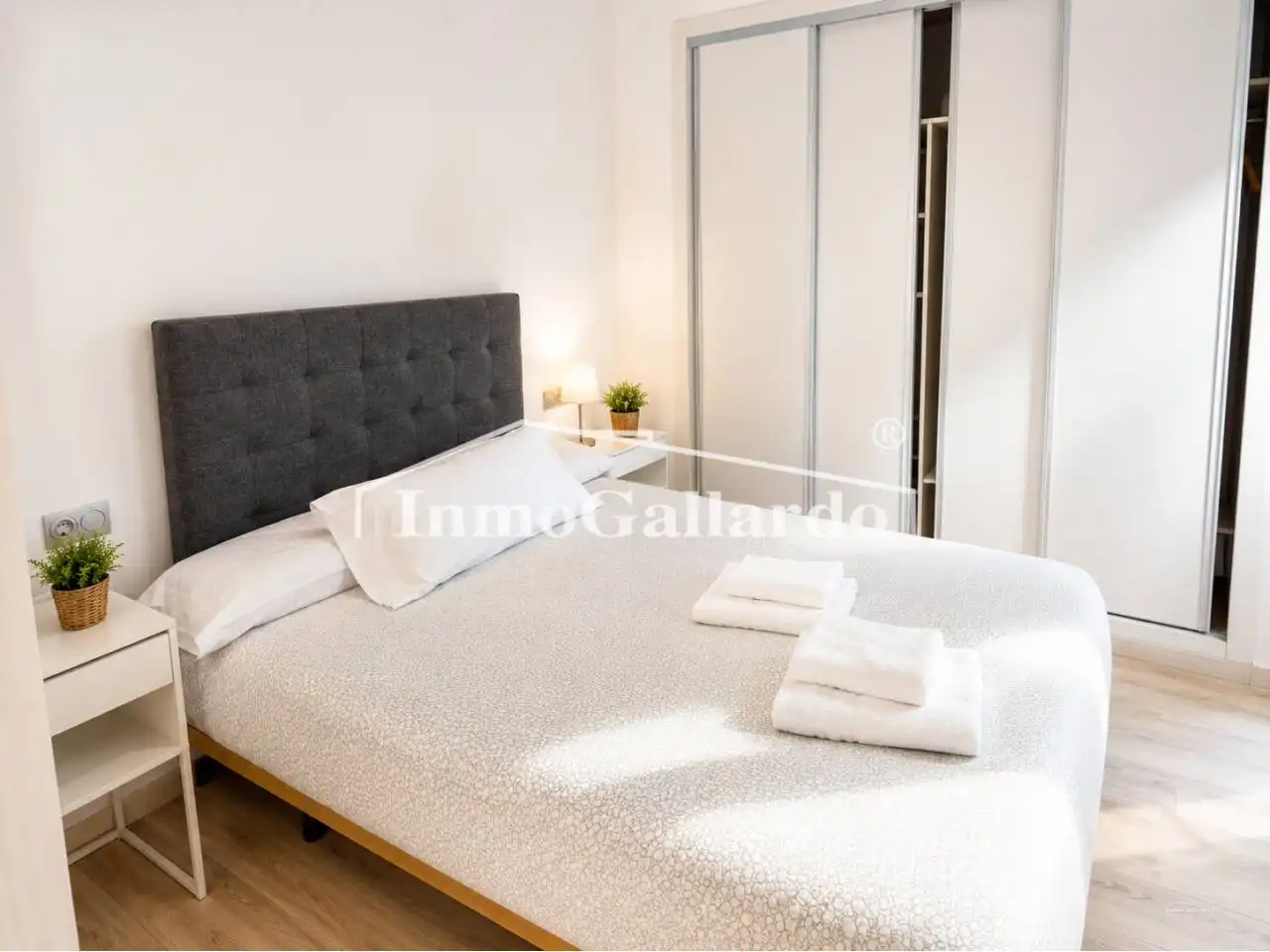 Bedroom of Flat for sale in Málaga  with Air Conditioner and Furnished
