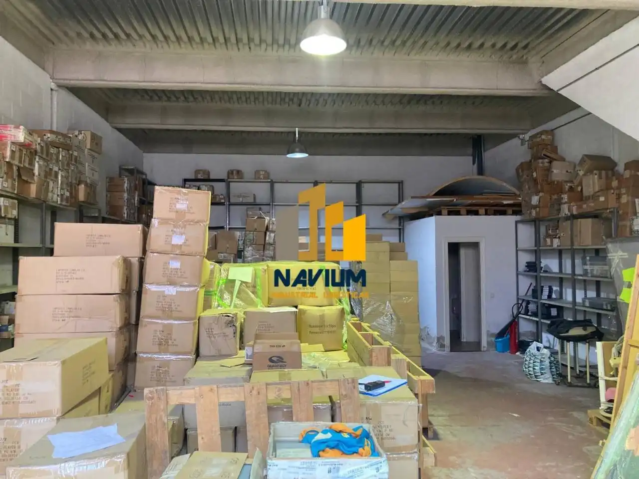 Nau industrial en venda en Madrid