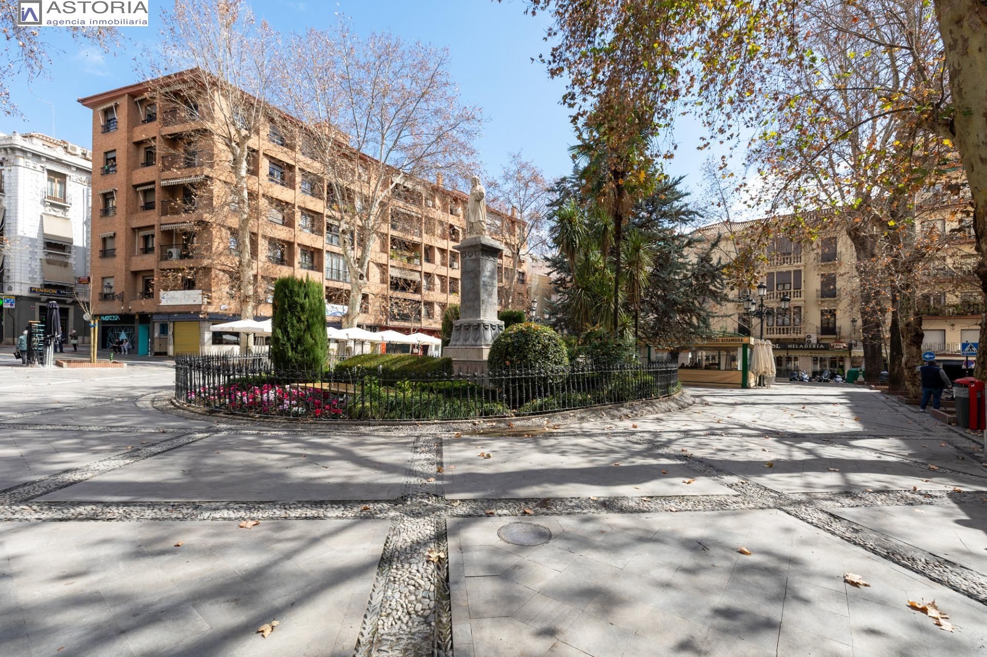 Vista exterior de Garatge en venda en  Granada Capital
