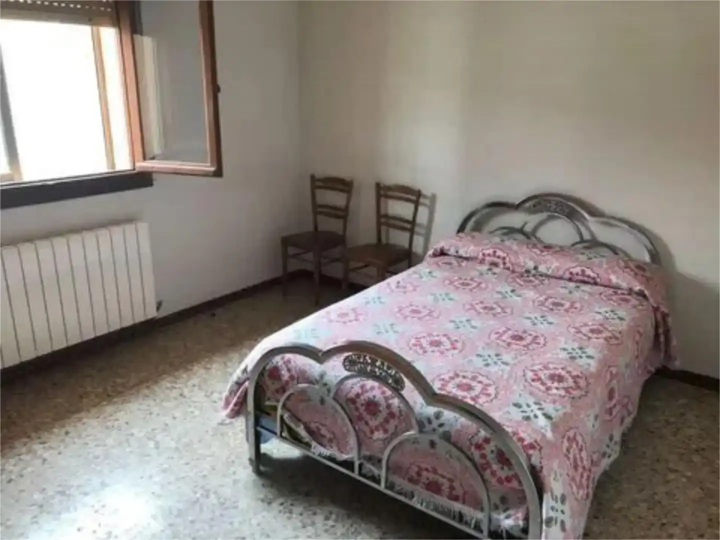 Habitación de Finca rústica en venta en Cuéllar con Jardín privado y Amueblado