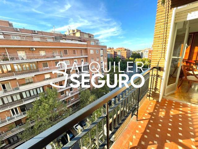 Piso en Alquiler en CLARA DEL REY  en Prosperidad