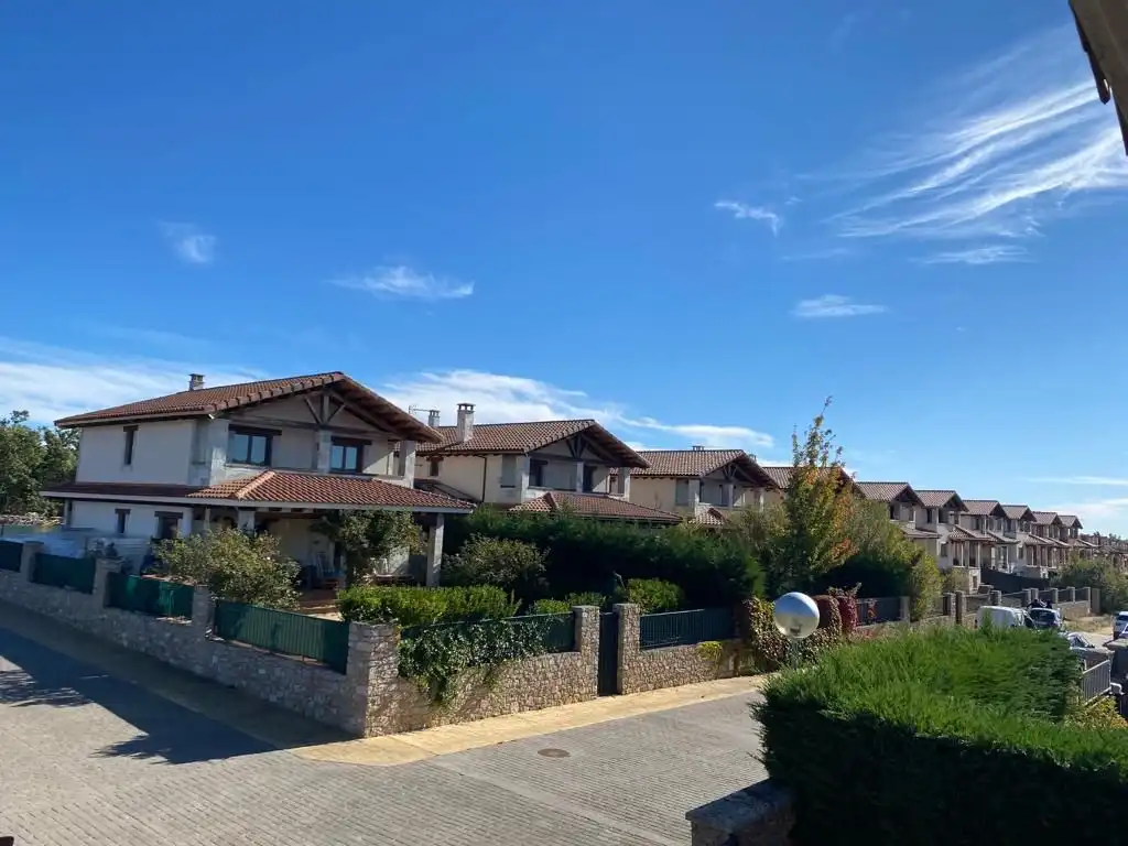 Außenansicht von Residential zum Verkauf in Valverde de la Virgen
