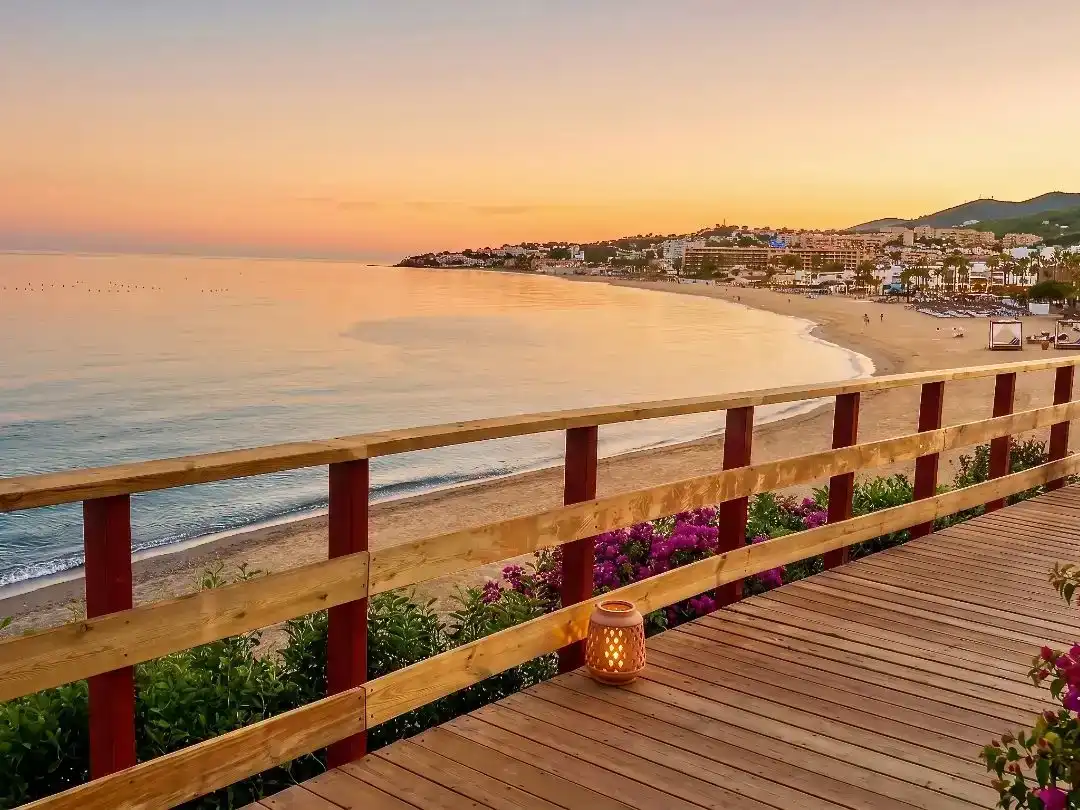 Außenansicht von Wohnung zur Miete in Mijas mit Klimaanlage, Privatgarten und Terrasse