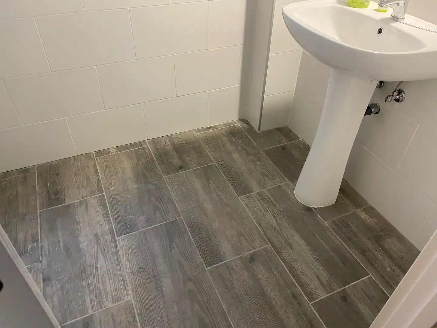 Baño de Piso de alquiler en San Juan de Aznalfarache con Terraza