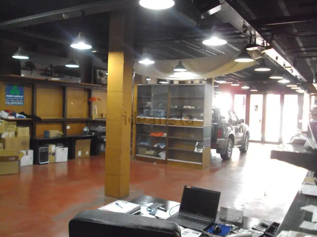 Local comercial en venta en Valdepeñas, imagen 4