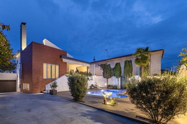 Casa-chalet en Venta en Gójar