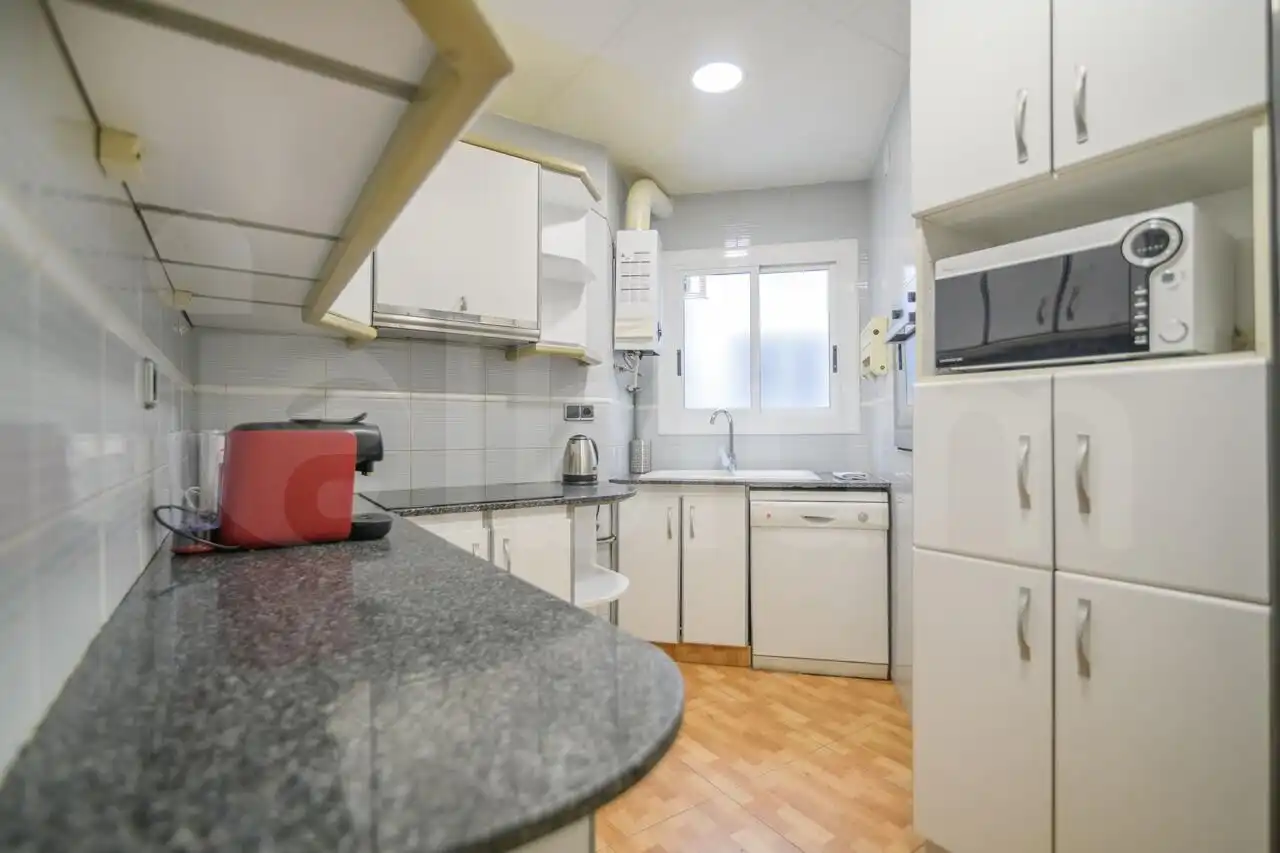 Küche von Wohnung zum Verkauf in Barcelona mit Klimaanlage, Parkett und Möbliert