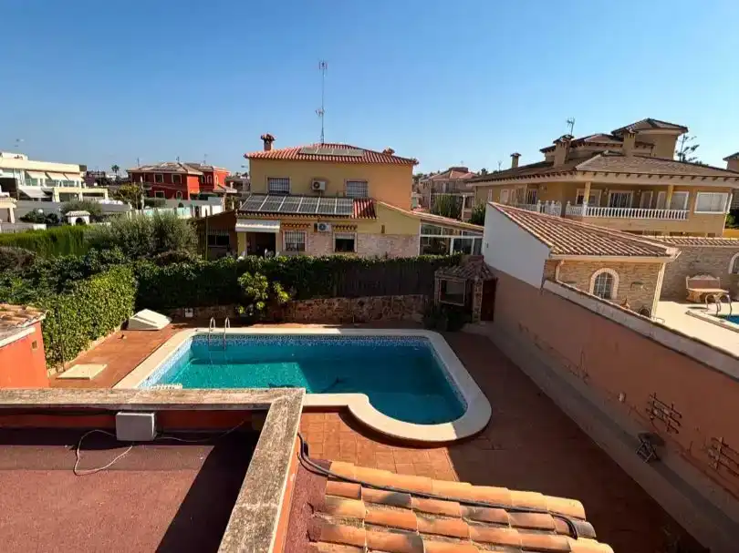 Swimming pool of Flat for sale in Torrevieja  with Air Conditioner, Swimming Pool and Balcony