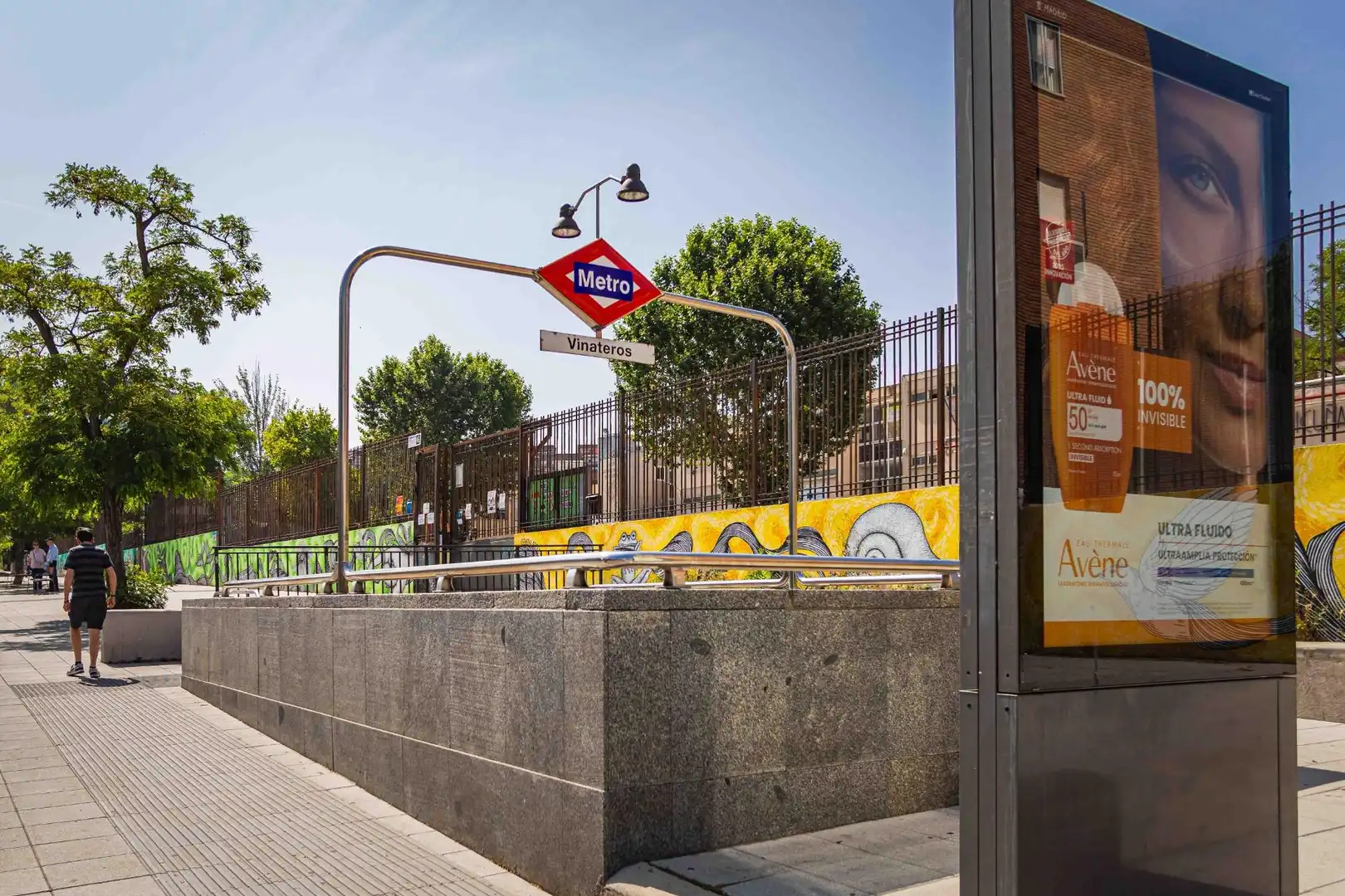 Exterior view of Ground floor for sale in Madrid  with Heating and Furnished
