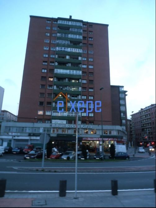 Vista exterior de Pis de lloguer en Bilbao  amb Calefacció