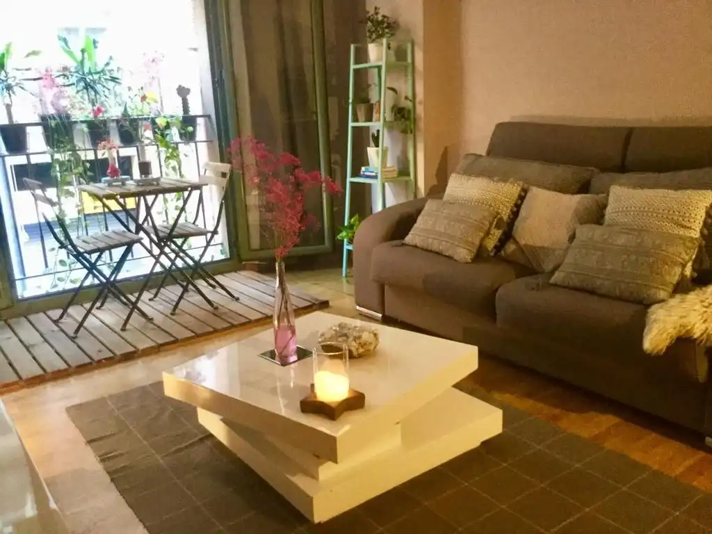 Wohnung mit Aufzug zur Miete in les flors 18