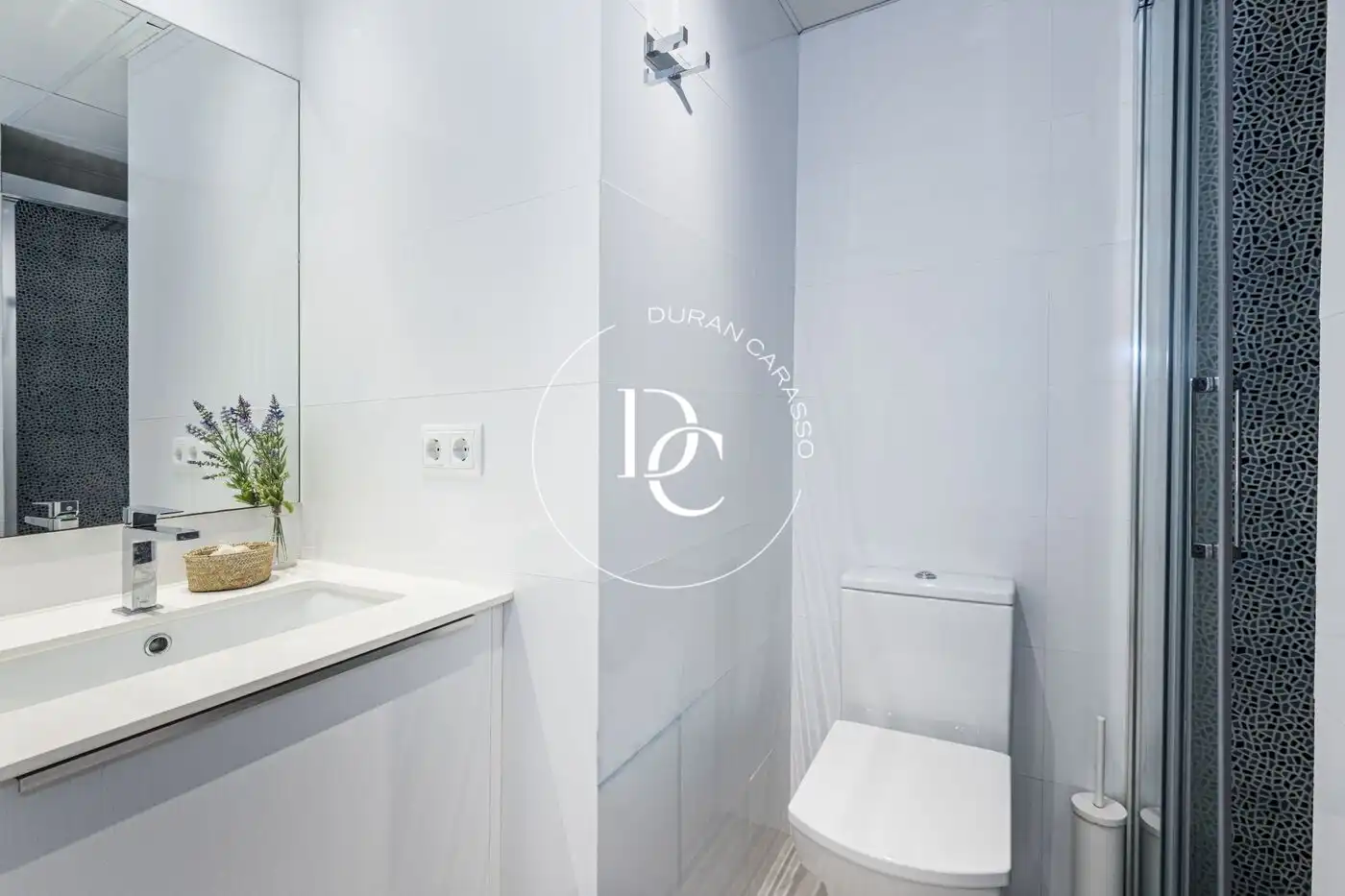 Badezimmer von Maisonette zum Verkauf in Sitges mit Klimaanlage, Heizung und Privatgarten