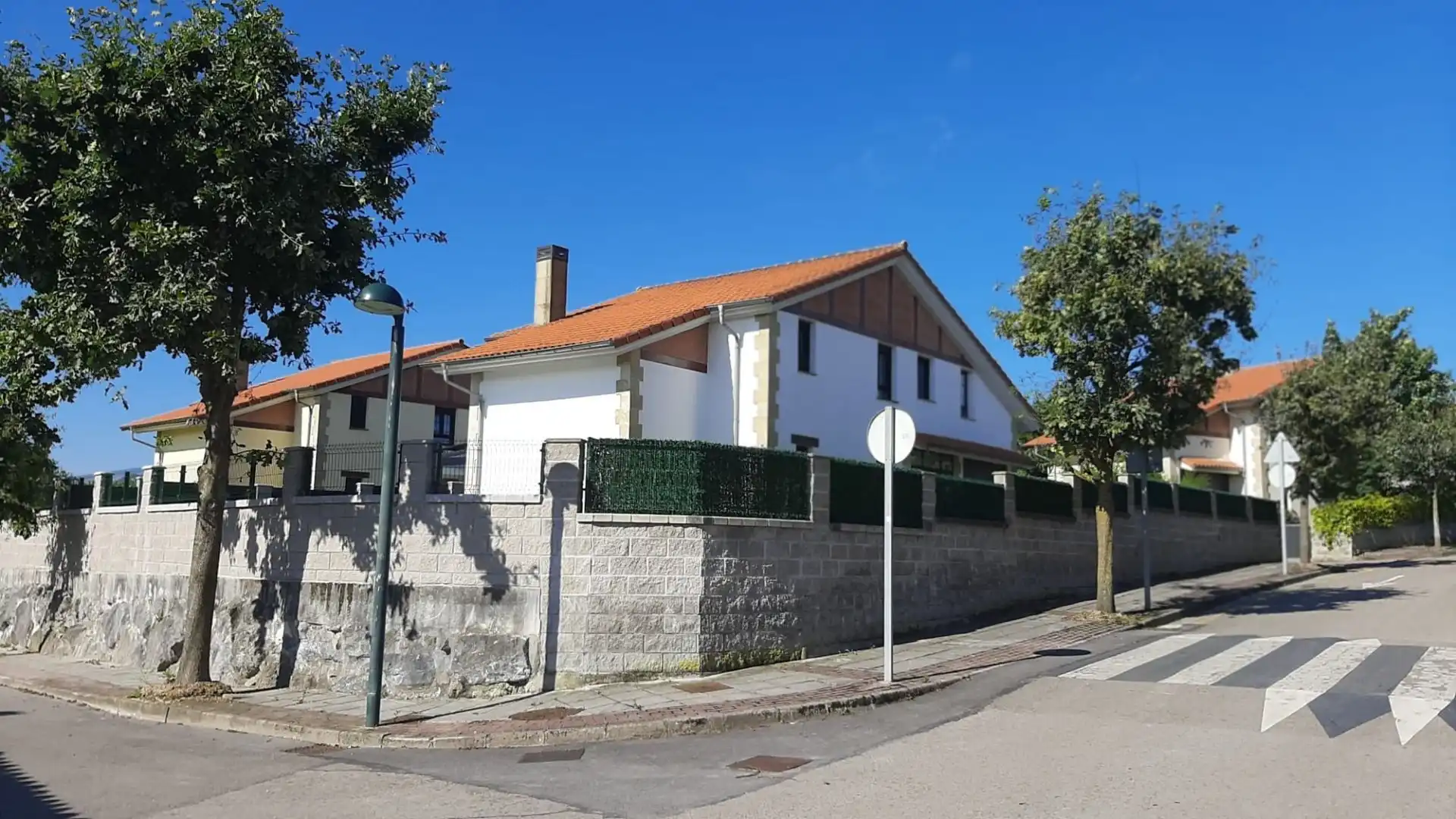 Vista exterior de Casa o xalet de lloguer en Ribamontán al Mar amb Jardí privat, Terrassa i Moblat