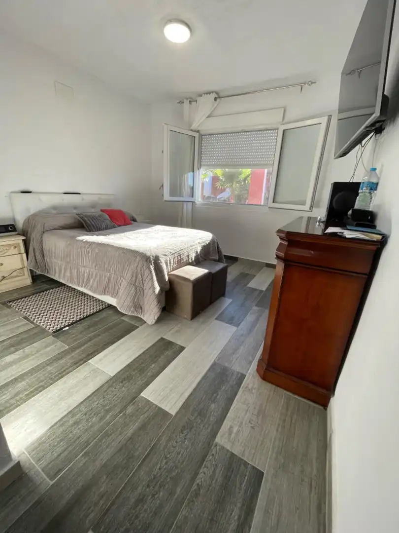 Bedroom of Houses for sale in Pedralba  with Air Conditioner, Swimming Pool and Alarm