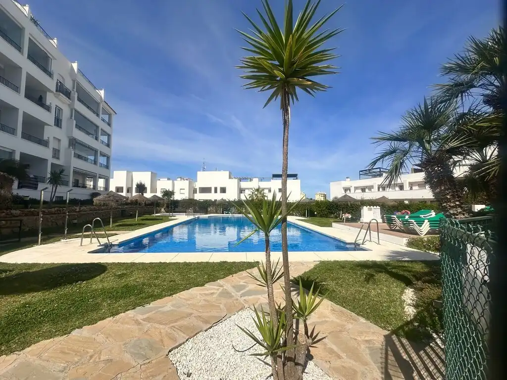 Schwimmbecken von Erdgeschoss zum Verkauf in Mijas mit Klimaanlage, Terrasse und Möbliert