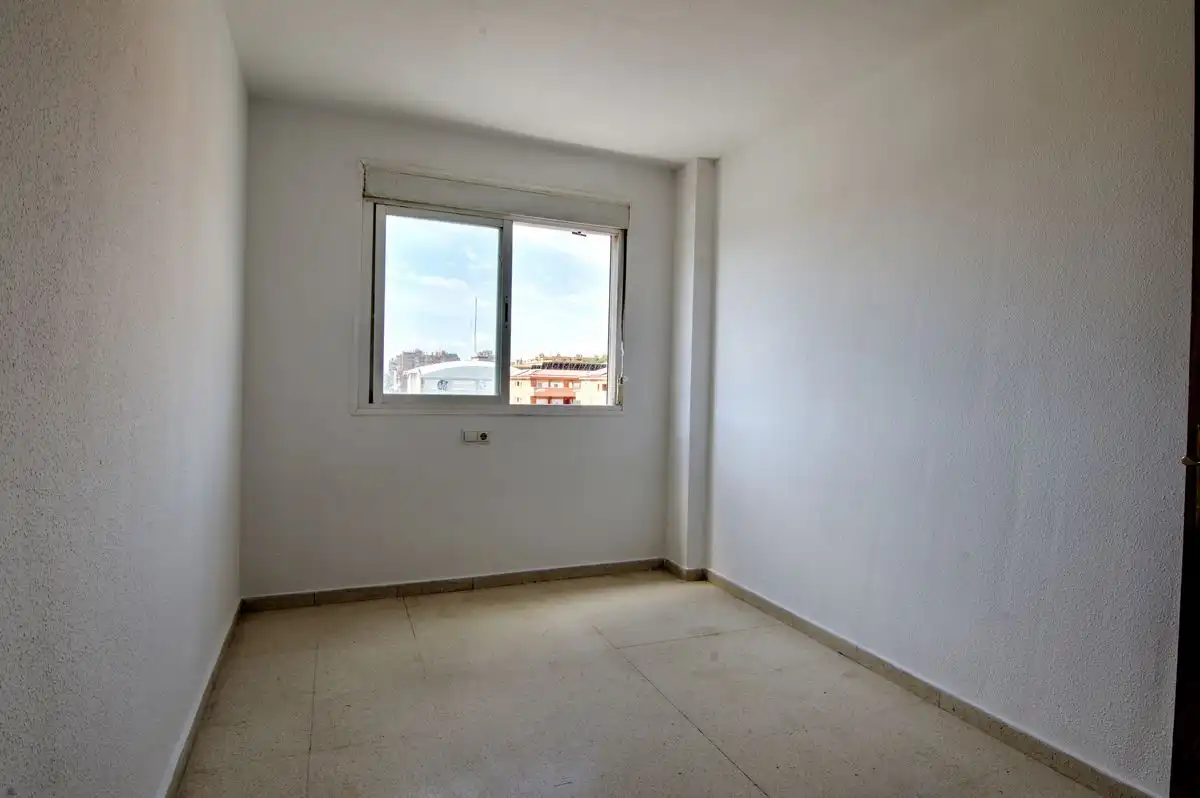 Habitación de Piso en venta en Alicante / Alacant con Calefacción y Piscina