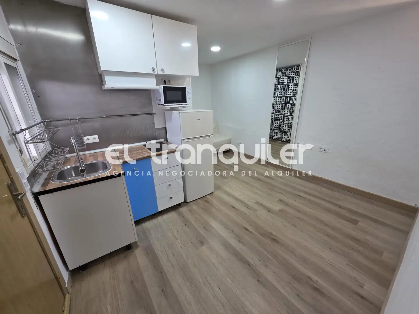 Cuina de Estudi de lloguer en Madrid amb Rentadora