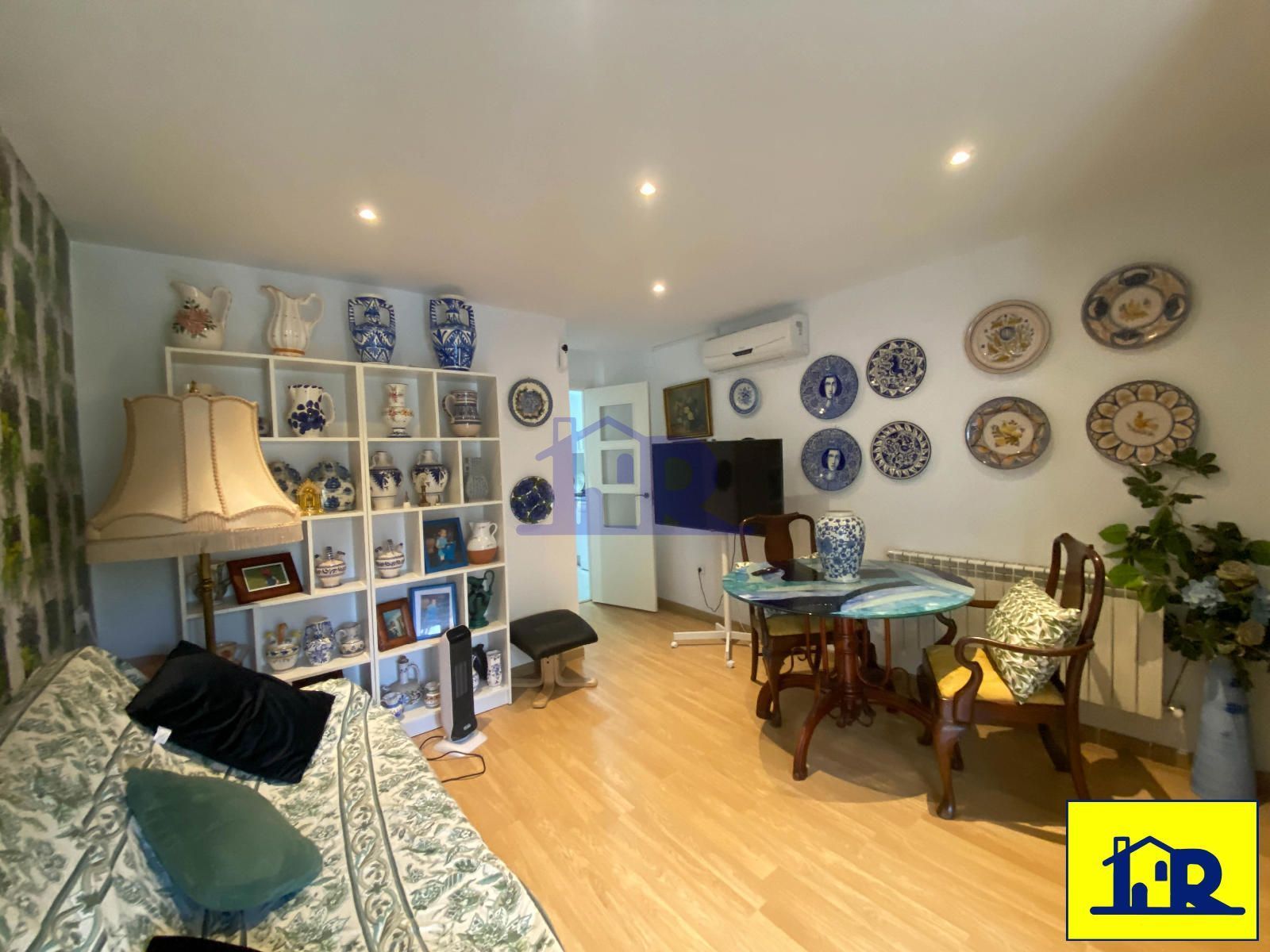 Living room of Flat for sale in Cuenca Capital  with Air Conditioner, Heating and Terrace